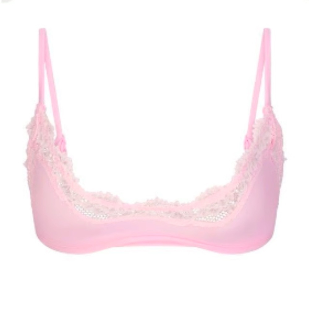 SKIMS Lace Scoop Bralette in “Cherry Blossom”